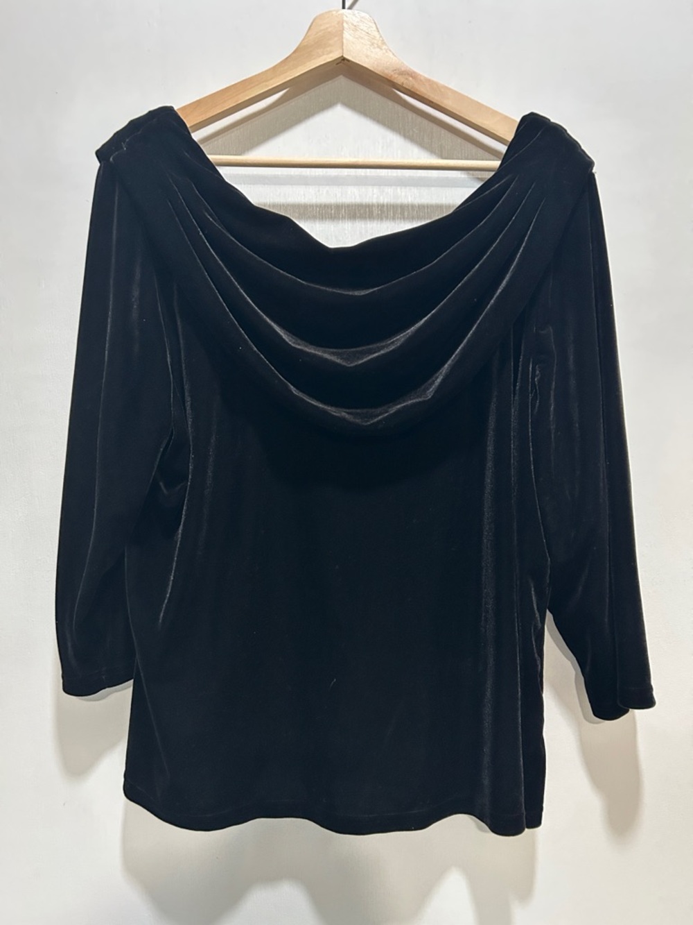 Cato Womens Black Velvet Cowl Neckline Blouse Sz 22W